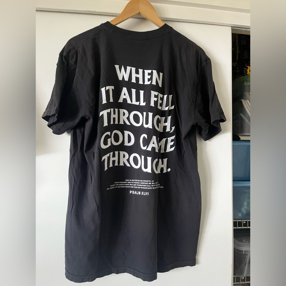 Christian graphic tee sz L